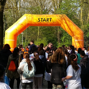 Opblaasbare Boog Oranje 10,2 x 5,8 mtr start/ finish, open dag, welkom/ tot ziens