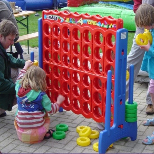 banner Zeemeeuw Hoofdkwartier Spelletjes | Vier op een rij huren | The Partyhopper | Regio Nijmegen